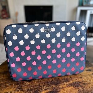 EUC-  ♠️ kate spade Apple laptop case (Navy blue)